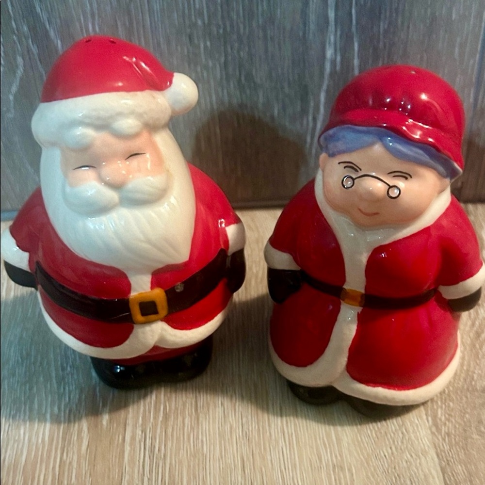 🎄Vintage Santa & Mrs. Claus Salt & Pepper Shakers | Limited Edition Holiday